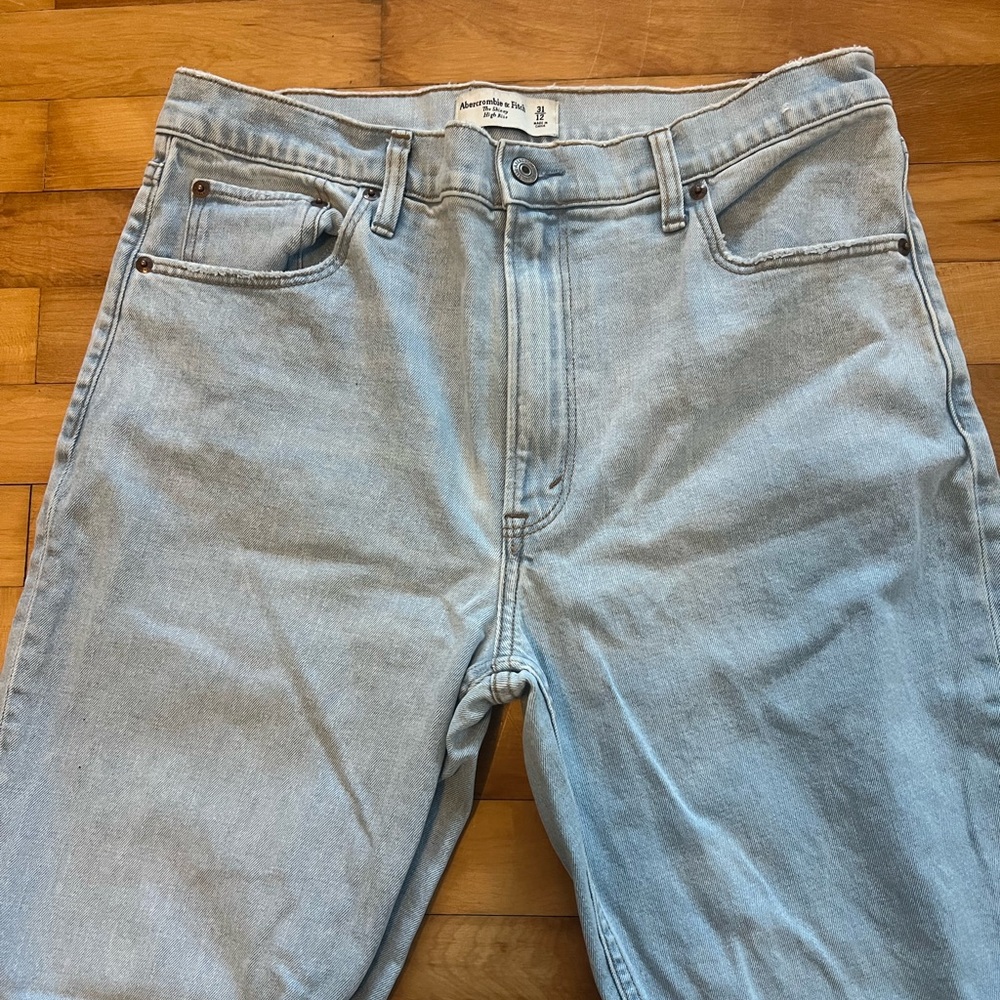 Abercrombie & Fitch The Skinny High Rise Jeans - Picture 3 of 7